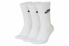 Paire de chaussettes nike sportswear everyday essential blanc noir 46 50