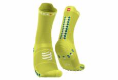 Paire de chaussettes compressport pro racing socks v4 0 run high jaune 42 44