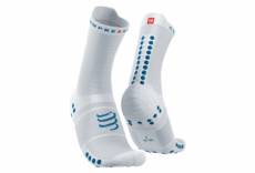 Paire de chaussettes compressport pro racing socks v4 0 run high blanc bleu 45 48